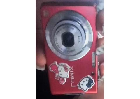 Фотоаппарат-мыльница «Lumix» красный с наклейками Hello Kitty